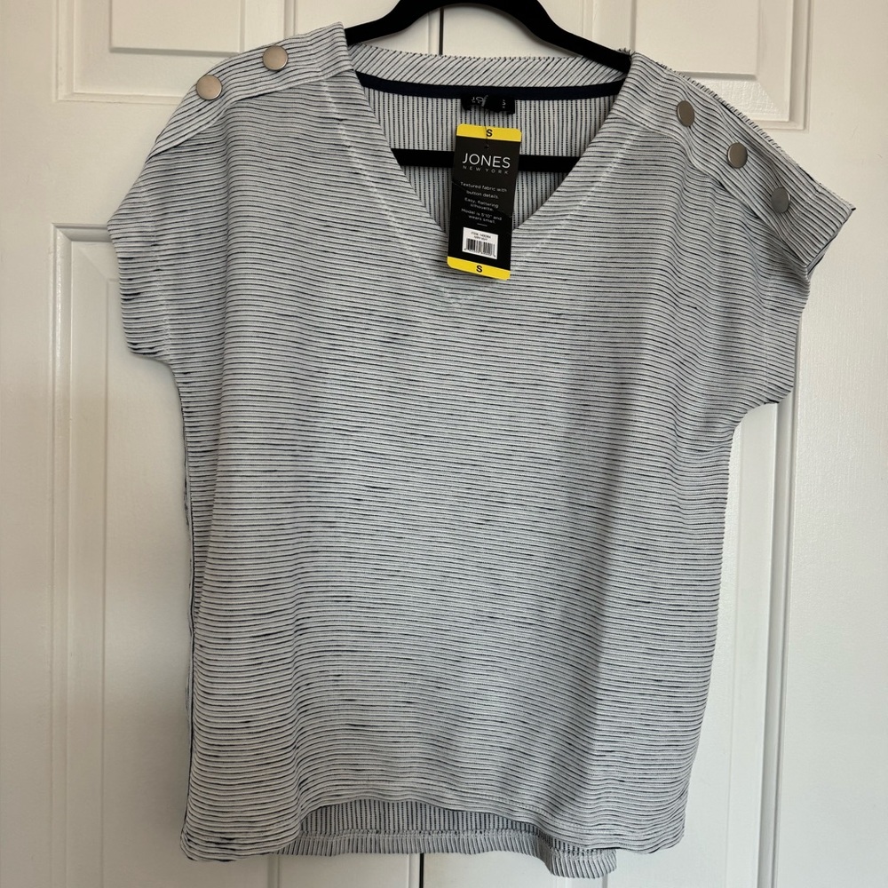 Jones New York white and navy striped top (NWT)